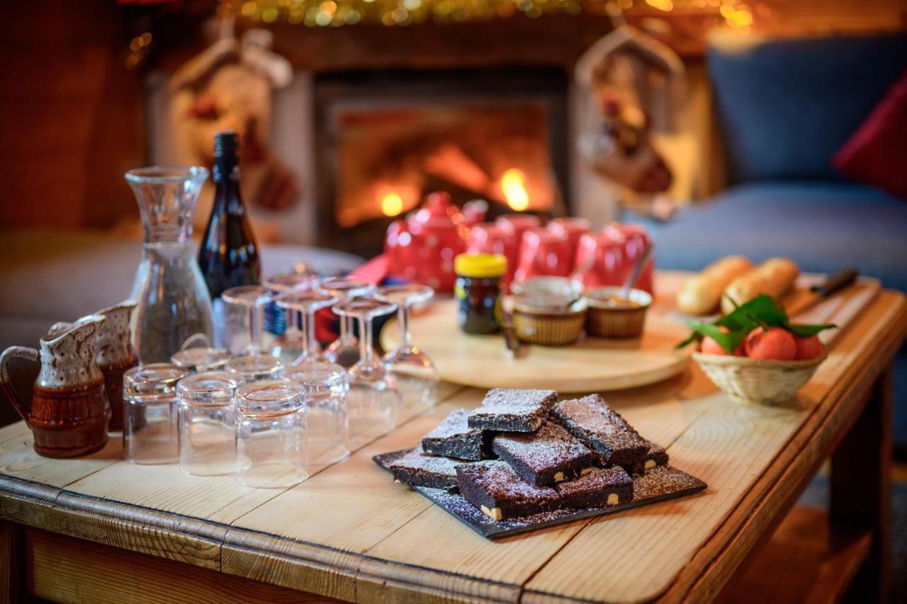Chalet Himalaya , 10 Person Chalet With 5 Ensuite Bedrooms And Outdoor Jacuzzi In Meribel Centre Esterno foto