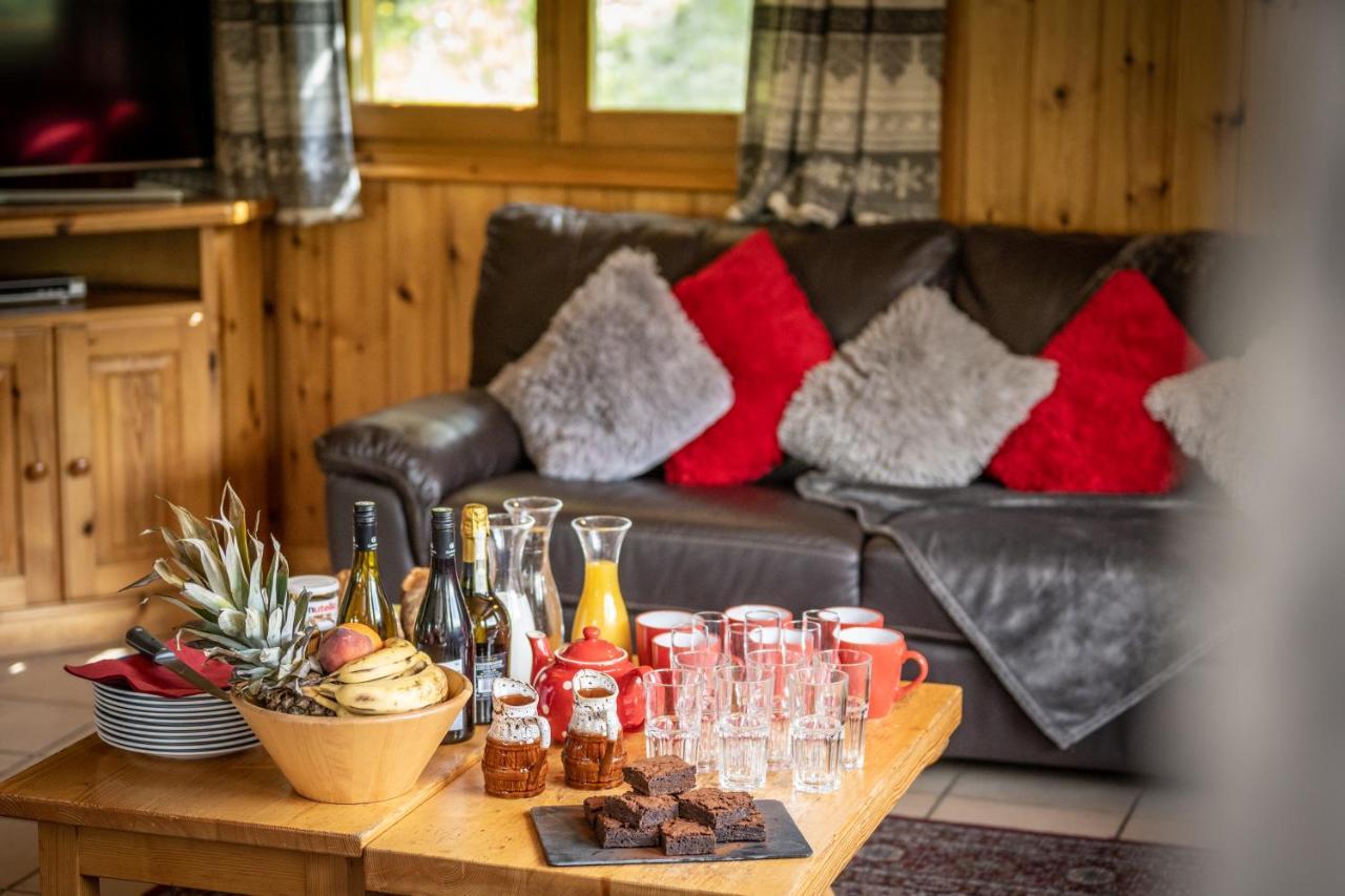 Chalet Himalaya , 10 Person Chalet With 5 Ensuite Bedrooms And Outdoor Jacuzzi In Meribel Centre Esterno foto